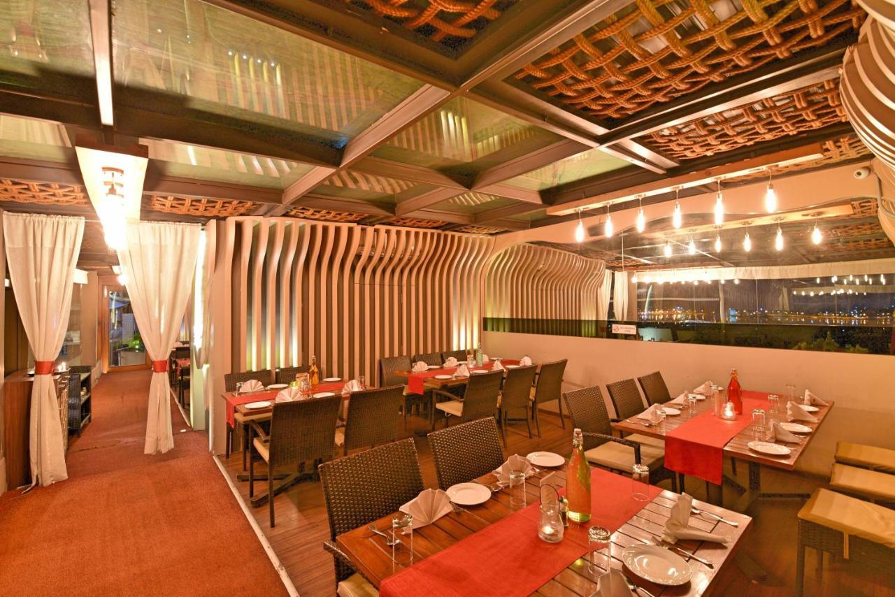 Hotel Surya Plaza Kota  Exteriér fotografie