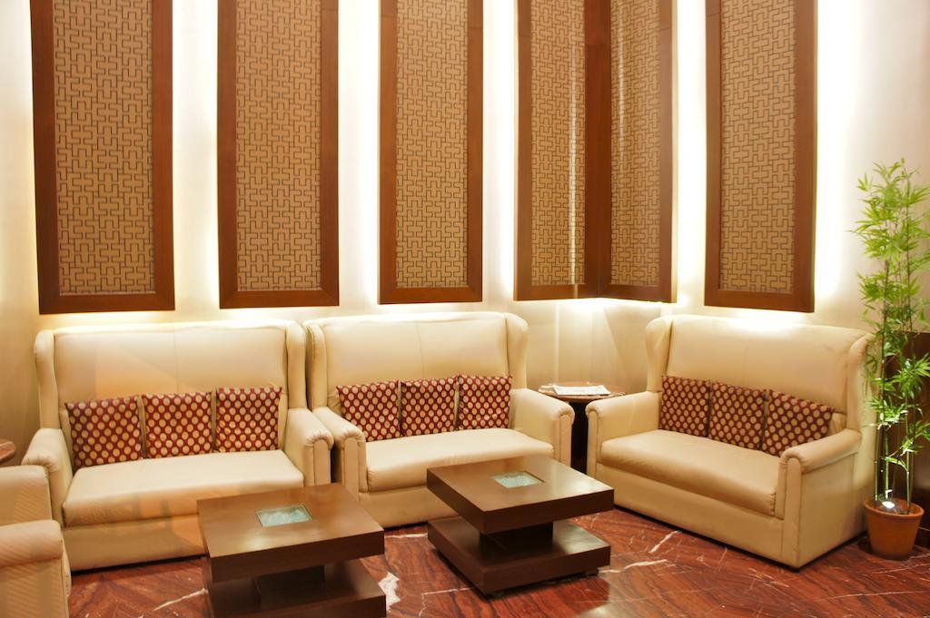 Hotel Surya Plaza Kota  Exteriér fotografie