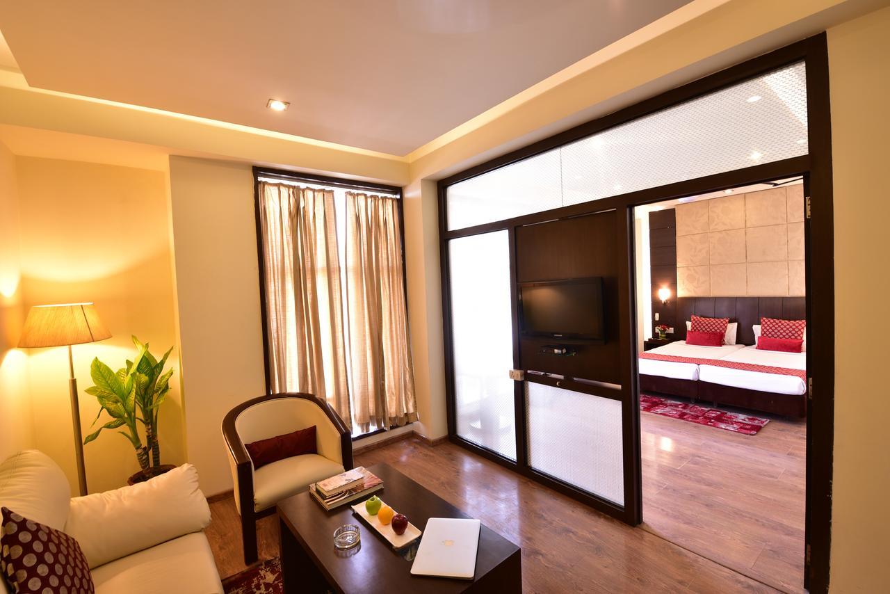 Hotel Surya Plaza Kota  Exteriér fotografie